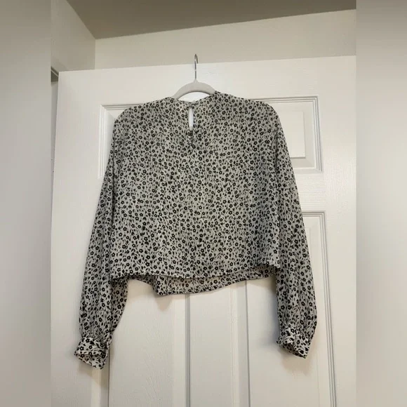 Shawna Lea Floral Top - Picture 4 of 11